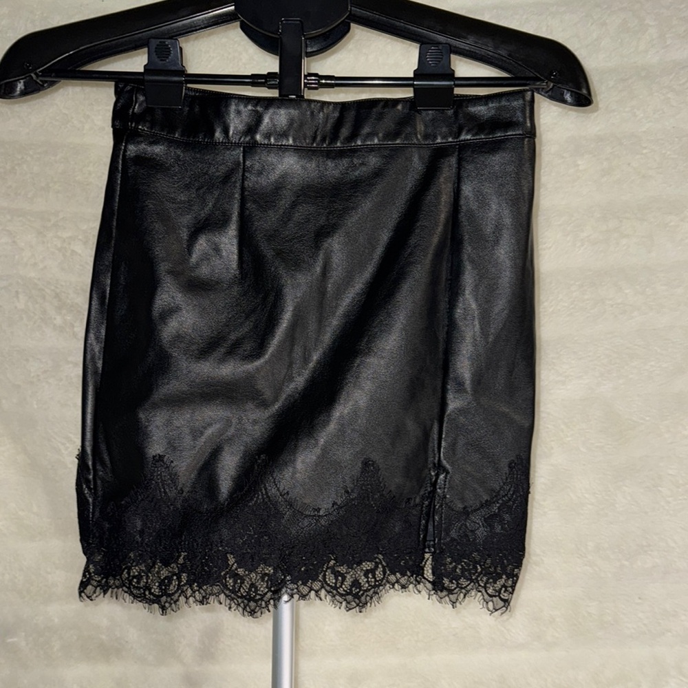 Elegant Black Lace Trim Skirt